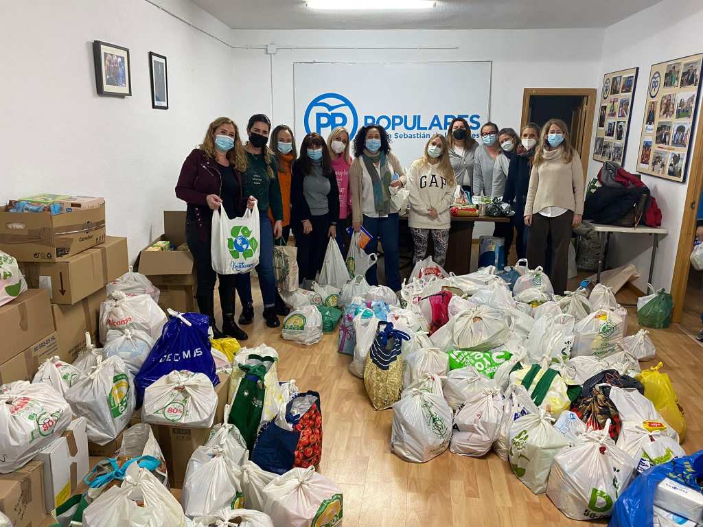 La campaña de ayuda a Ucrania de PP Sanse logra en una semana llenar 20&nbsp;furgonetas