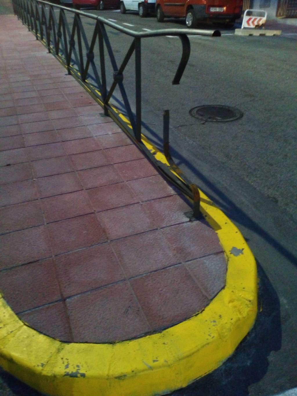 Los vecinos de la calle Pilar siguen en pie de guerra para que el Gobierno de izquierdas rectifique el cambio de dirección de su&nbsp;calle