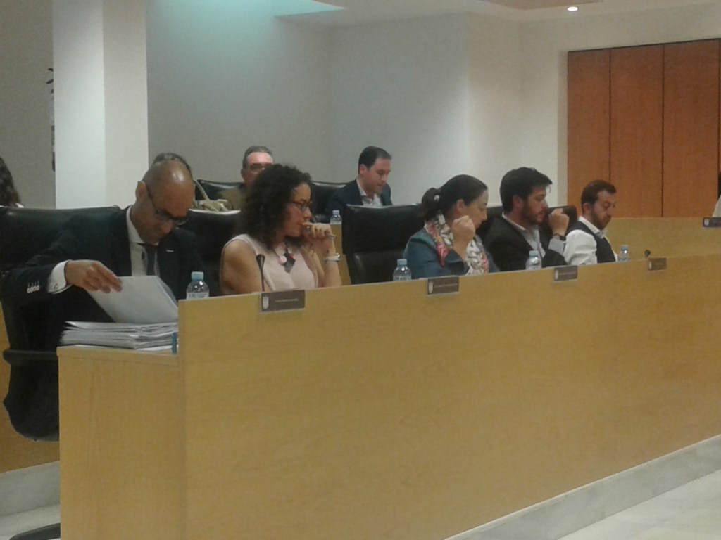 #PPSanse rechaza las ordenanzas fiscales de 2017 al incrementar la presión fiscal sobre vecinos y empresarios sin que se vean mejorados los servicios que se les&nbsp;ofrecen