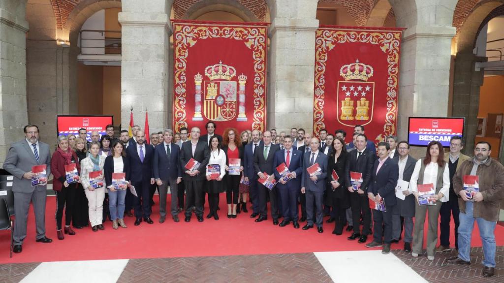 Narciso Romero planta a la Comunidad de Madrid en el acto de entrega del convenio que servirá para financiar 40 agentes de Policía&nbsp;Local