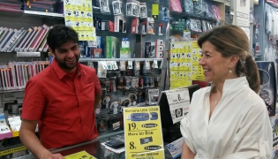 Eva Tormo con el comercio local