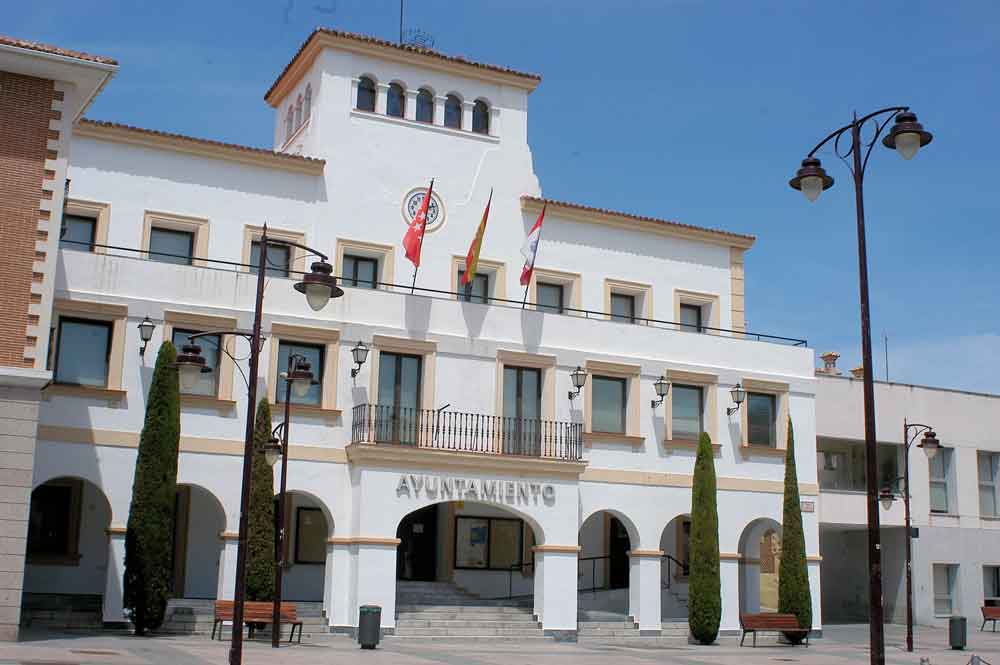 El reglamento de participación ciudadana del tripartito, uno de sus proyectos estrella, sigue sin presentarse tras 19 meses de&nbsp;mandato