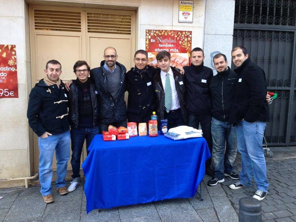 Nuevas Generaciones de Sanse realiza este sábado su tradicional recogida de alimentos para ayudar a las familias que más lo necesitan